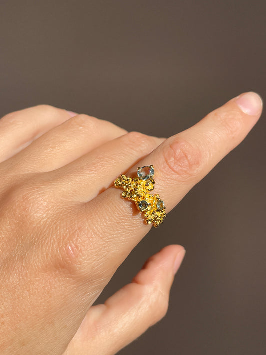 Coral Ring Gold with Aqua coloured sapphires & Aquamarine stones - size 7