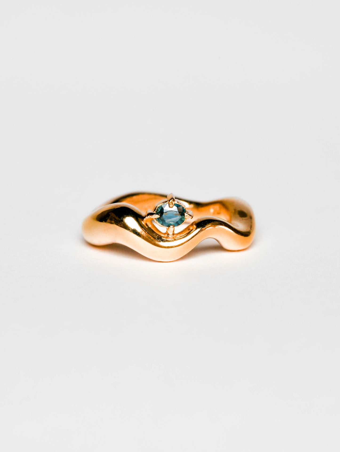 Wave Ring Gold with single Sapphire Stone # 2 | Size 7