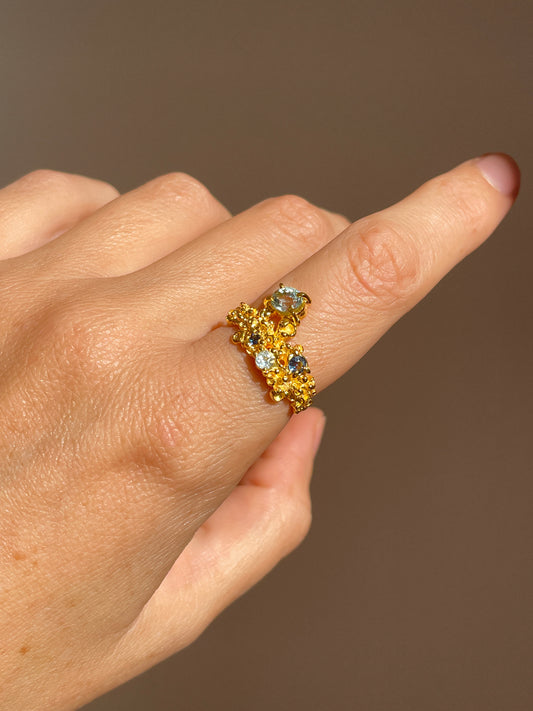 Coral Ring Gold with Aqua coloured sapphires & Aquamarine stones - size 7.5