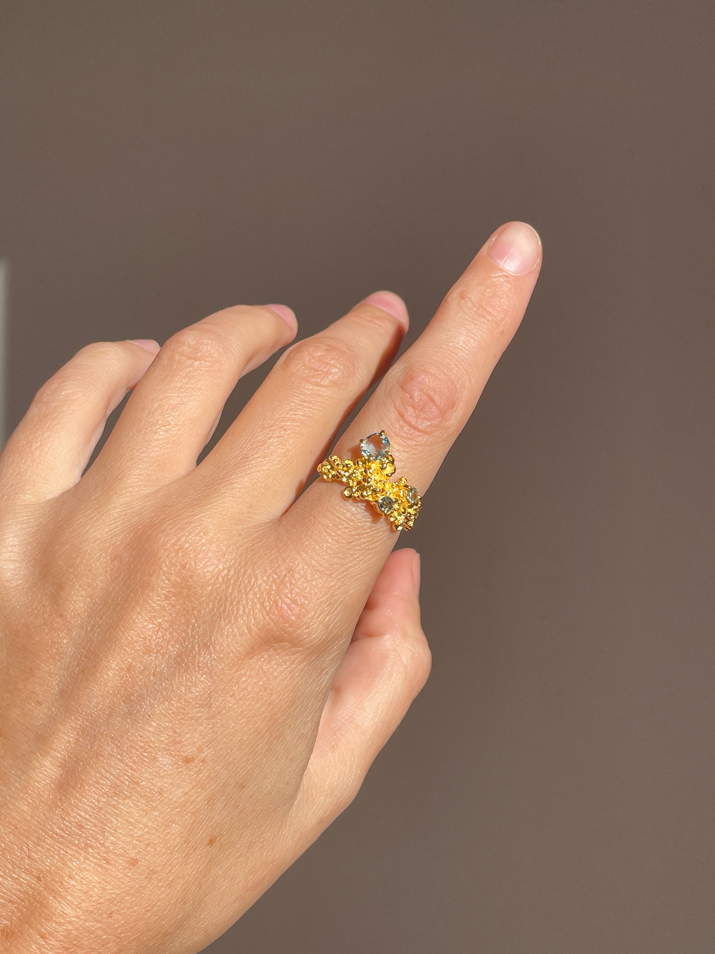 Coral Ring Gold with Aqua coloured sapphires & Aquamarine stones - size 7